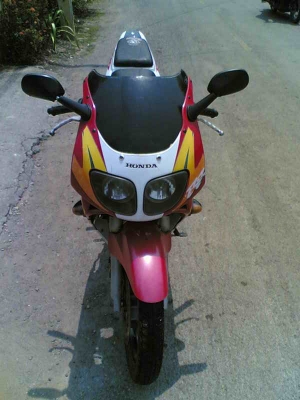 ขาย NSR150rrw เล่มทะเบียนพร้อมชุดโอนเครื่องสมบูรณ์ชุดสีพอใช้ระบบไฟออกหมดไมล์ขึ้นหมดขาย 15500 บาท