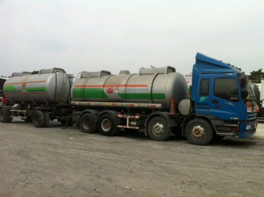 ISUZU GIGA  24 ล้อ  แท้งค์แม่ลูก