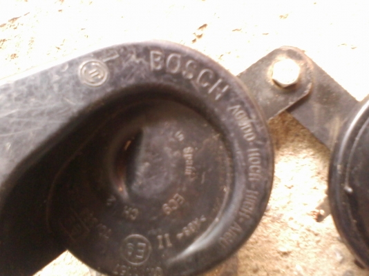 แตร คู่ ของบอสครับ ใส่เบนซ์/ซีตอง/วอลโวล่ครับเสียงดังนิ่ม  เพราะครับ  เมคอินสเปนครับ  สวยๆครับคุ้มครับราคานี้ครับ