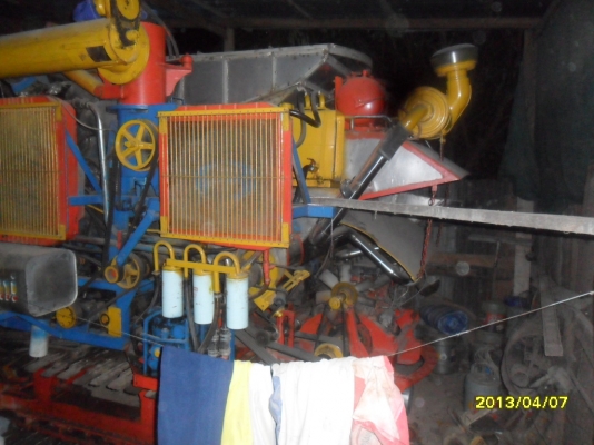 ขายรถเกี่ยววรพจน์การช่างอุ้ม