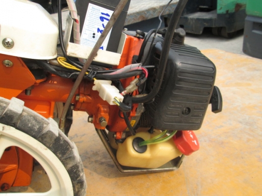 รหัส:13001039รถตัดหญ้าใช้เครื่องยนต์เบนซินTC-355ตัดแบบเครื่องตัดแต่งกิ่งไม้www.nihonmono.com