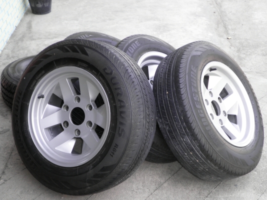 แม็ก15พร้อมยาง1ชุด 205/70/15 บริสโตน ดูเลอร์ ปี10