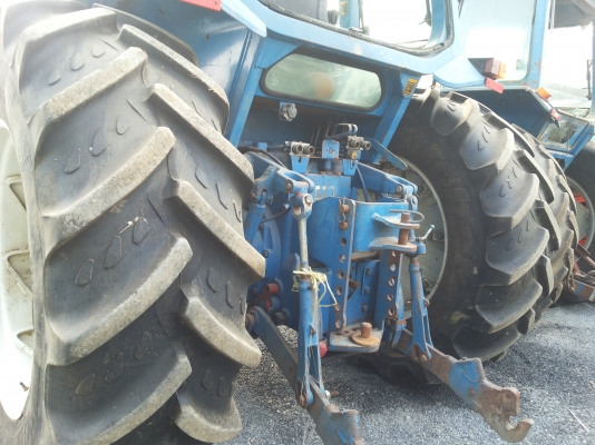 แทร็กเตอร์ FORD TW15