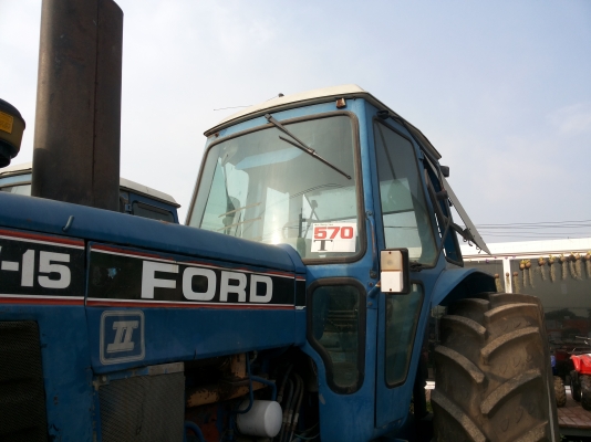 แทร็กเตอร์ FORD TW15