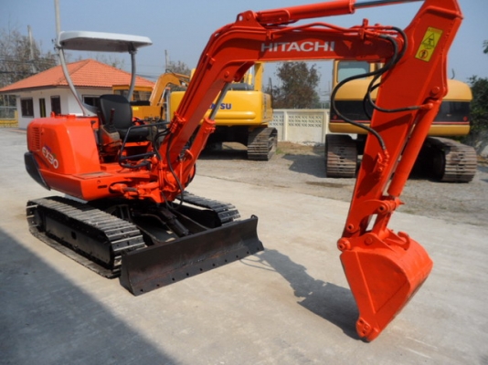 ขายรถขุดเล็ก EX30 ขายรถขุดเล็ก EX30