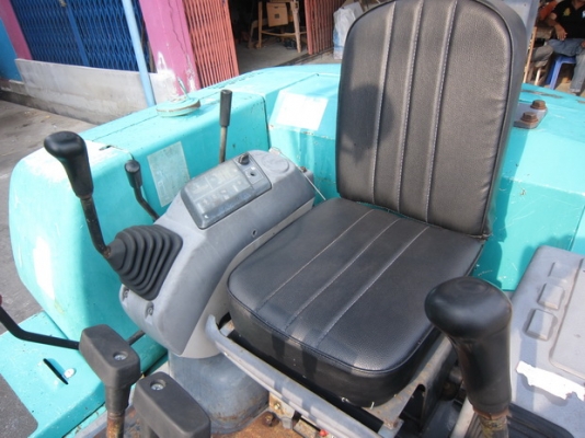 รถขุด KOMATSU รุ่น PC30-7- อาร์มยาว มือสองญี่ปุ่น