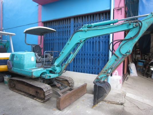 รถขุด KOMATSU รุ่น PC30-7- อาร์มยาว มือสองญี่ปุ่น