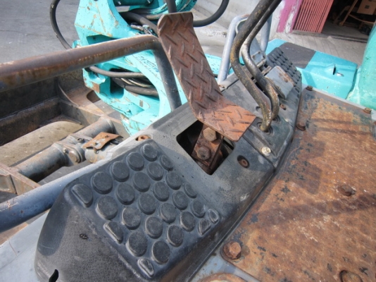 รถขุด KOMATSU รุ่น PC30-7- อาร์มยาว มือสองญี่ปุ่น