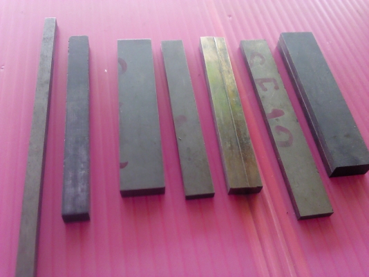 มีดกลึงคาร์ไบด์ยาวประมาณ 3 นิ้วเอามาตัดเป็นท่อนๆเพื่อเชื่อมได้หรือจะเชื่อมเป็นด้ามไปให้ได้