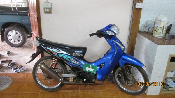 ขายเวฟ125 มีเล่มไม่โอนเครื่องพึ่งคว้านมาเมื่อวาน.สภาพเครื่องผ่านครับพร้อมใช้งานทีแรกว่าจะเอาเครื่องวางโครงชี200......พอดีโครงขายไปแล้วครับขายๆที่7500บาทถ้วนครับสนใจติดต่อ0801696651ส่งได้ทั่วไทยรถยุอำนาจเจริญครับ