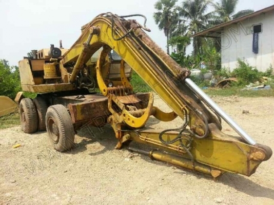 รถคลีบไม้ยาง ยี่ห้อ KOMATSU รุ่น 1