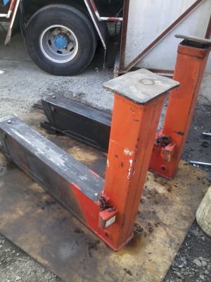 ขายเครน UNIC 5ตัน4ปอก6เหลี่ยม เอวแน่ บูมเสริมแล้ว  ขาเหลี่ยม พร้อมติดตั้งครับ