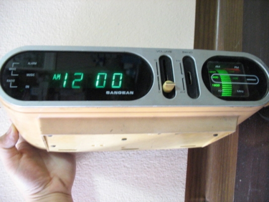 วิทยุUSAโบราณเอาไว้ตั้งshowได้แต่งร้าน