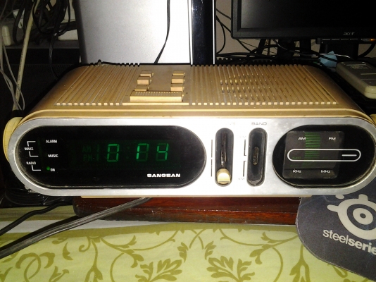 วิทยุUSAโบราณเอาไว้ตั้งshowได้แต่งร้าน