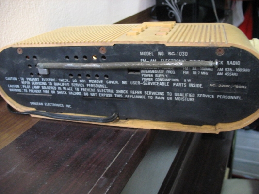 วิทยุUSAโบราณเอาไว้ตั้งshowได้แต่งร้าน