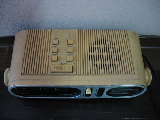 วิทยุUSAโบราณเอาไว้ตั้งshowได้แต่งร้าน