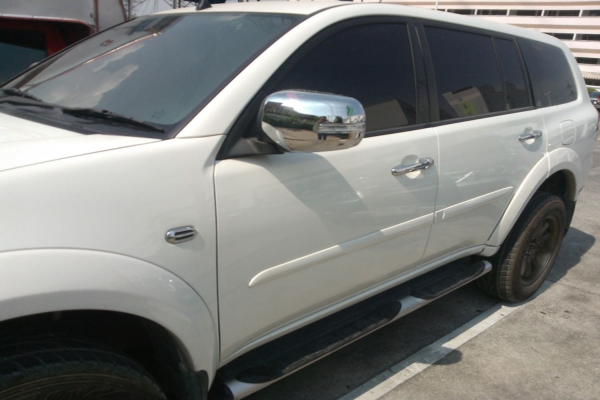 MITSUBISHI PAJERO&#039;2012 สีขาว ยังไม่จดทะเบียน เกียร์ธรรมดา สภาพใหม่มากๆ เจ้าของขายเอง