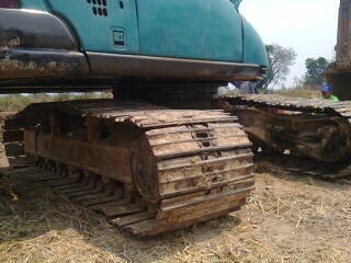 KOBELCO SK200 MACK 5 ซุปเปอร์ ไฟฟ้าครบ เล่มทะเบี KOBELCO SK200 MACK 5 ซุปเปอร์ ไฟฟ้าครบ เล่มทะเบี