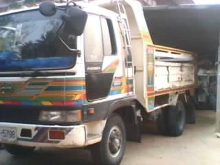 HINO KL 195 HP HO7D หกล้อดั๊มพ์ สมอเงิน ช่วงล่างใหญ่คัชซีสวยมากไม่มีบวม ยาง 8.25 ขอบ 16 หัวเก๋งสมอเงินอย่างสวย ภายในคอนโซลสวยครบ เครื่องเสียง แอร์เย็น พ.เพาเวอร์ ก.ไฟฟ้า กระบะดั๊มพ์เหล็ก 6 ตันยาว 3.60 เมตร เอกสารทะเบียนภาษีครบพร้อมโอนได้เลย ราคาต่อรองได้ค HINO KL 195 HP HO7D หกล้อดั๊มพ์ สมอเงิน ช่วงล่างใหญ่คัชซีสวยมากไม่มีบวม ยาง 8.25 ขอบ 16 หัวเก๋งสมอเงินอย่างสวย ภายในคอนโซลสวยครบ เครื่องเสียง แอร์เย็น พ.เพาเวอร์ ก.ไฟฟ้า กระบะดั๊มพ์เหล็ก 6 ตันยาว 3.60 เมตร เอกสารทะเบียนภาษีครบพร้อมโอนได้เลย ราคาต่อรองได้ค