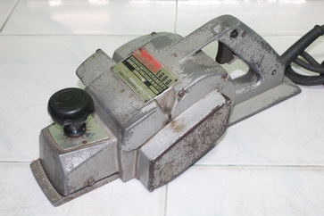 กบไฟฟ้า 3 นิ้ว Makita รุ่น 1600 (750w.) สภาพดีพร้อมใช้ครับ