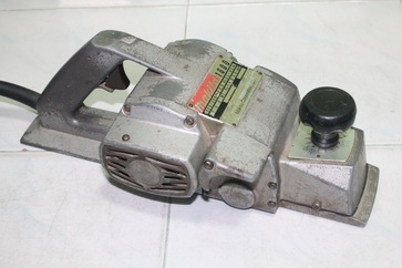 กบไฟฟ้า 3 นิ้ว Makita รุ่น 1600 (750w.) สภาพดีพร้อมใช้ครับ