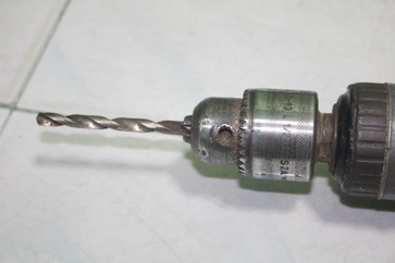 สว่านเจาะกระแทก 4 หุน ยี่ห้อ hitachi ผลิต ญี่ปุ่น พร้อมใช้ครับ