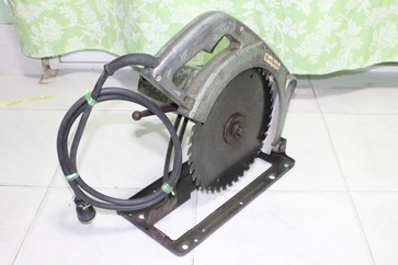 เลื่อยวงเดือน ขนาด10 นิ้ว ยี่ห้อ hitachi ราคาไม่แพงพร้อมใช้งาน