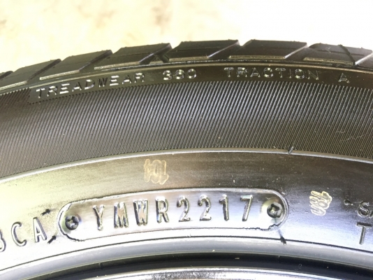 ยางป้ายแดง Dunlop 185-60-15 ปี 17 ยางป้ายแดง Dunlop 185-60-15 ปี 17