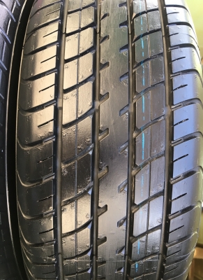 ยางป้ายแดง Dunlop 185-60-15 ปี 17