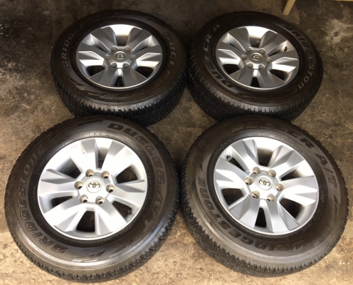 ล้อแม็ก Toyota Revo ขอบ17 พร้อมยาง Bridgestone 265-65-17 ปลายปี 16