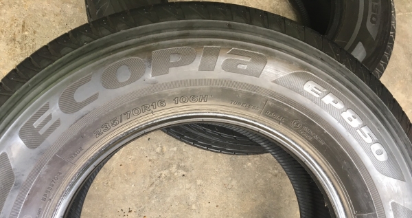 ยาง 2 เส้น Bridgestone 235-70-16 ปลายปี13 ยาง 2 เส้น Bridgestone 235-70-16 ปลายปี13