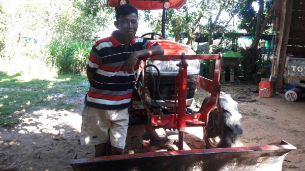 จัดมากันอีกตามเคยรถไถนาYANMAR 45แรงม้าคัพเครื่องเกียรดีแน่นๆเฟื่องไม่หอนโฟวินใช้งานปกกติเล่มทะเบียนปี53เล่มพร้อมชุดโอนครบ