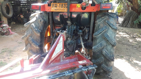 จัดมากันอีกตามเคยรถไถนาYANMAR 45แรงม้าคัพเครื่องเกียรดีแน่นๆเฟื่องไม่หอนโฟวินใช้งานปกกติเล่มทะเบียนปี53เล่มพร้อมชุดโอนครบ