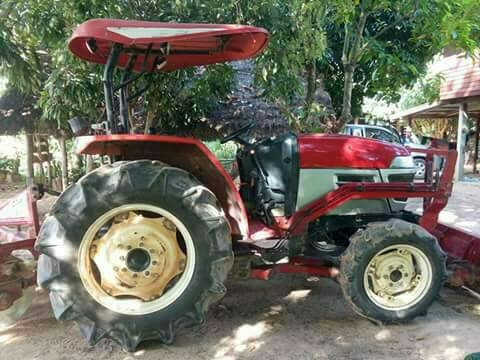 จัดมากันอีกตามเคยรถไถนาYANMAR 45แรงม้าคัพเครื่องเกียรดีแน่นๆเฟื่องไม่หอนโฟวินใช้งานปกกติเล่มทะเบียนปี53เล่มพร้อมชุดโอนครบ