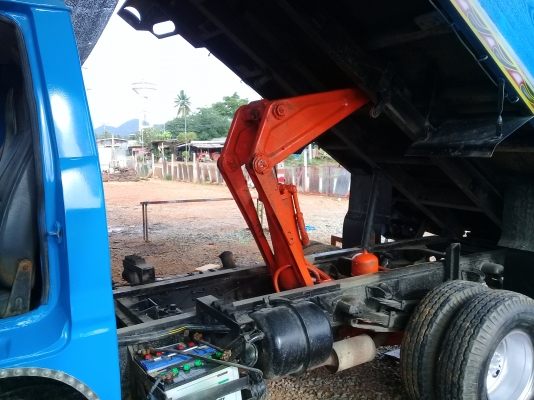 ขายรถบรรทุกหกล้อดั้ม100แรงดั้มเกษตรกะบอกใหญ่ เอกสารพร้อมโอนขาย240000 ยาว330x170x195 คอกเกษตรพร้อมใช้