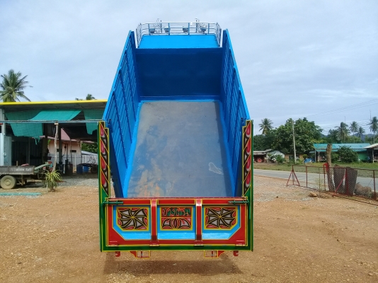 ขายรถบรรทุกหกล้อดั้ม100แรงดั้มเกษตรกะบอกใหญ่ เอกสารพร้อมโอนขาย240000 ยาว330x170x195 คอกเกษตรพร้อมใช้