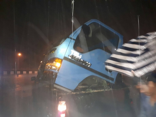 ขอบคุณลูกค้าจากนครปฐมมากครับ มาอุดหนุน หัวเก๋งสำหรับติดรถบรรทุกของเราไป ขอบคุณลูกค้าจากนครปฐมมากครับ มาอุดหนุน หัวเก๋งสำหรับติดรถบรรทุกของเราไป