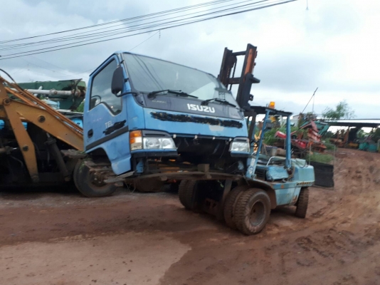 ขอบคุณลูกค้าจากนครปฐมมากครับ มาอุดหนุน หัวเก๋งสำหรับติดรถบรรทุกของเราไป