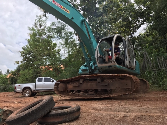 ขายด่วน KOBELCO SK 200 MART-5 สภาพพร้อมใช้งาน โซ่หนา ช่วงล่างสวย ไฟฟ้าอยู่ครับ หน้าจอไม่มี แอร์เย็น เอกสารเล่มทะเบียน สนใจโทรสอบถาม 093-0764943  088-3223272 k ตั้ม