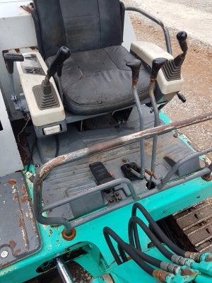 ขายด่วนรถแบ็คโฮ IHI 30J รถนอกนำเข้า เก่าญี่ปุ่นแท้เดิมๆ ไม่เคยใช้งานในไทย เครื่องไม่โหลด คอลโทนสั้น คอลโทนน้ำมัน บูมอาร์มสวยเอวเเน่น มือ1 ในไทย มีเอกสารอินวอยชุดจดทะเบียน