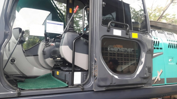 ขายด่วน!! Kobelco sk200-8  SUPER X ไมล์ ชม. 5,000 สภาพสวยมากค่ะ