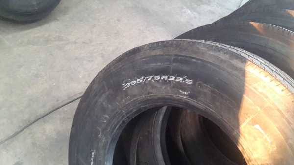 ** ราคาเส้นละ 5,000**ยาง 295/75R22.5 ใหม่มือ1(ไม่ใช่ยางหล่อ)ลบตราผลิตปี 16-17