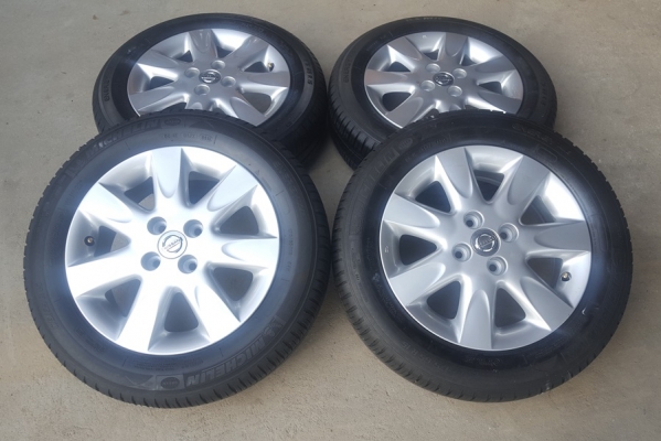 ขายล้อNISSAN March 15 ยางปี15  4 ล้อ