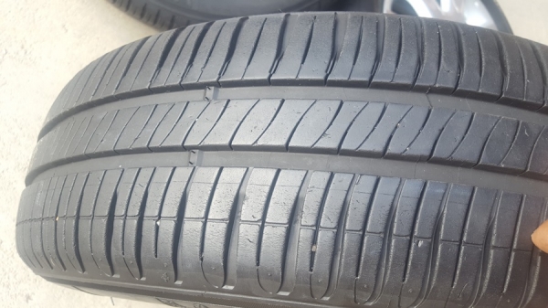 ขายล้อNISSAN March 15 ยางปี15  4 ล้อ