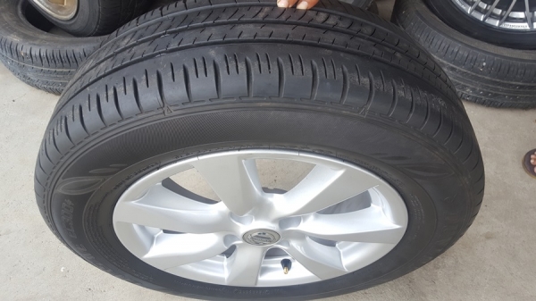 ขายล้อNISSAN ALMERA VL ยาง185/65/15 ปี 15  4 ล้อ