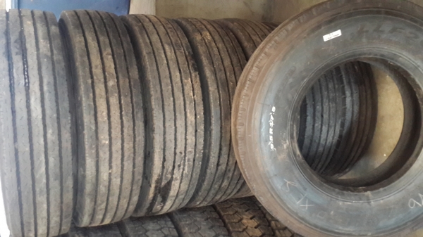 ** ราคา 2,700,2900 **ยางใหม่เรเดียล 215/75R17.5 ,235/75R17.5 ยางผลิตปี 16-17