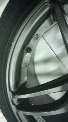 ขายแม็กMr2ขอบ17กว้าง7.5 et40 4รู100 จำนวน1คู่ติดยางดอกหนา forceum 205 45 17ปี14โทร0924462525โส