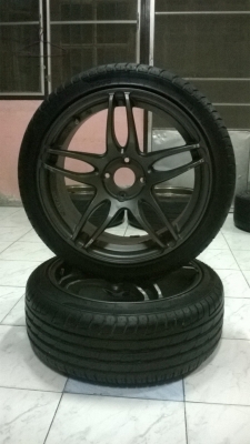 ขายแม็กMr2ขอบ17กว้าง7.5 et40 4รู100 จำนวน1คู่ติดยางดอกหนา forceum 205 45 17ปี14โทร0924462525โส