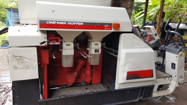 รถเกี่ยว นวดข้าว รถเกี่ยว นวดข้าว