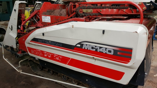 รถเกี่ยว นวดข้าว รถเกี่ยว นวดข้าว